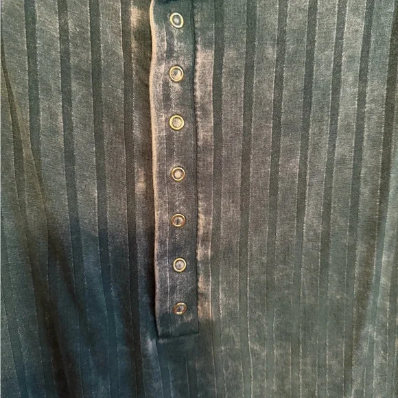 Lot of 2 Zenana Washed Ribbed
Scoop Neck Henley Tank Tops - Picture 4 of 14